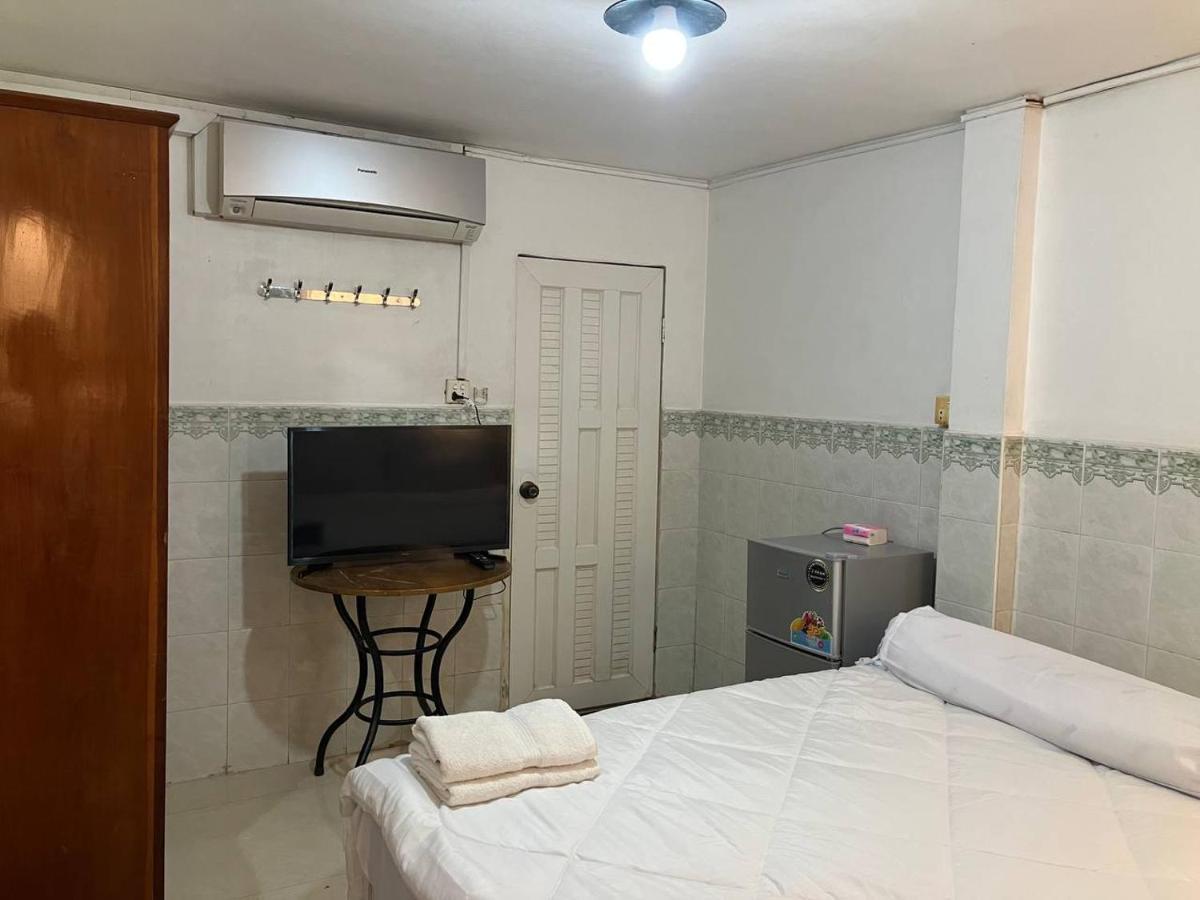 Ferienwohnung Cassiarata Phnom Penh Exterior foto