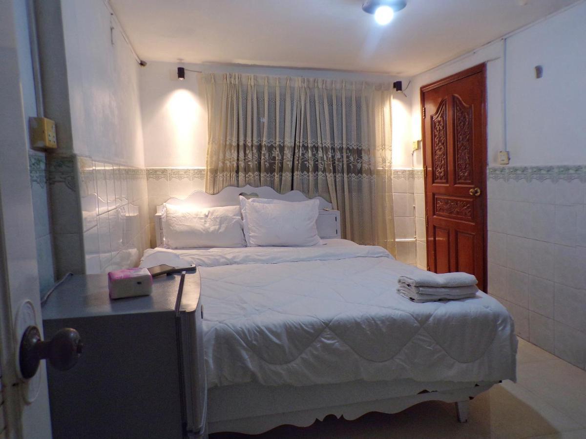 Ferienwohnung Cassiarata Phnom Penh Exterior foto