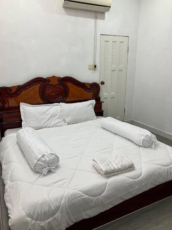 Ferienwohnung Cassiarata Phnom Penh Exterior foto