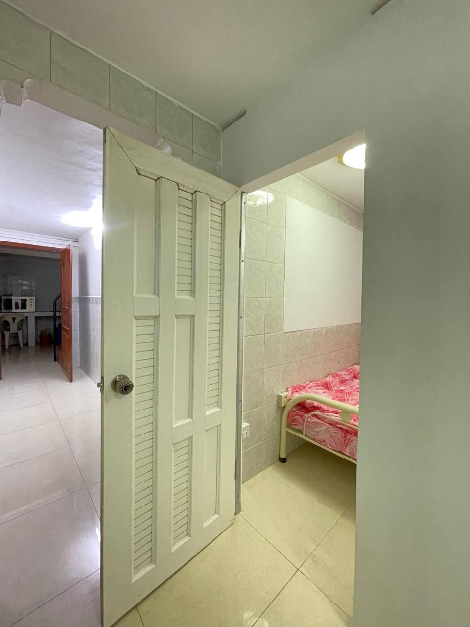 Ferienwohnung Cassiarata Phnom Penh Exterior foto